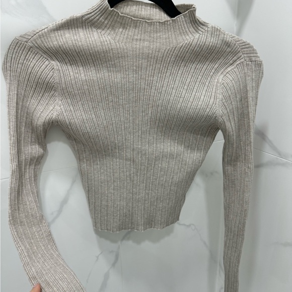Zara turtle neck - Picture 2 of 2